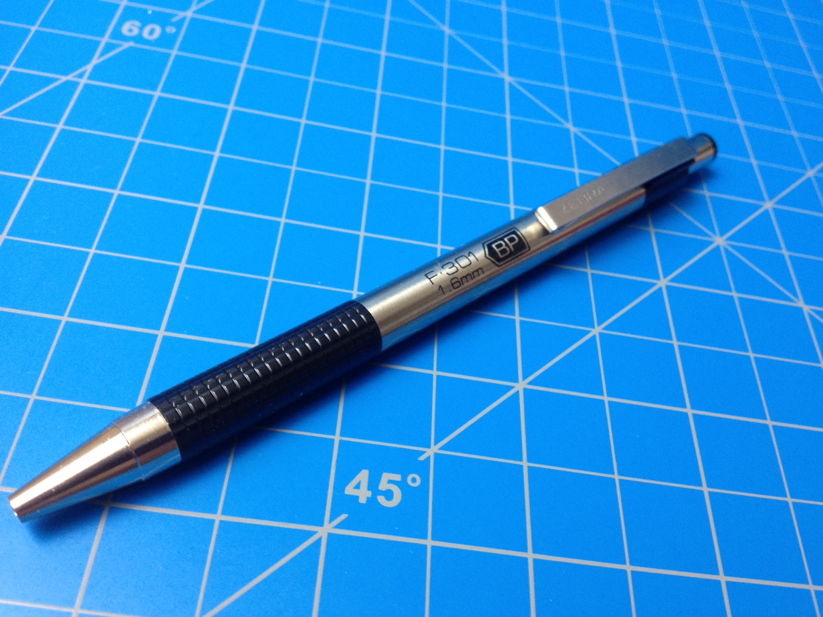 Mini Review – Zebra 1.6mm Bold (F-301) – Art Supply Critic